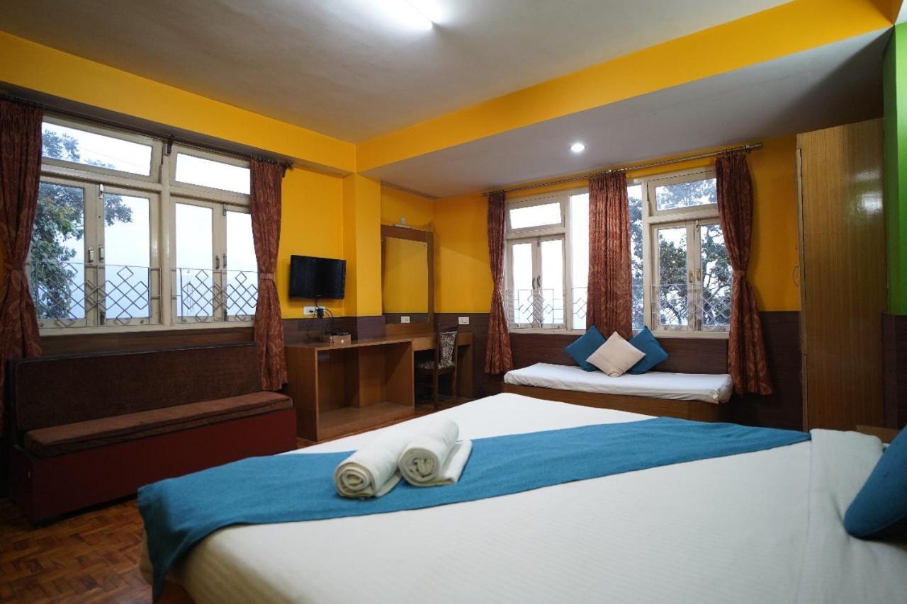Hotel Due Pond Near Palzor Stadium Gangtok Ngoại thất bức ảnh